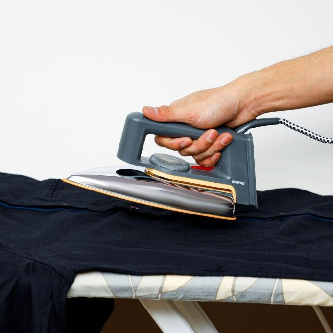 Geepas Dry Iron Perfect For All Types Of Clothes